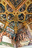 Mantova, Palazzo Te - Camera di Amore e Psiche, Pareti ovest e nord